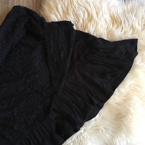 Daytrip Lace Tank with Ruffles - Picture 4 of 6